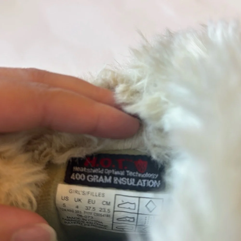 Kids The North Face Gray and Black Fur-Lined Snow Boots size 5